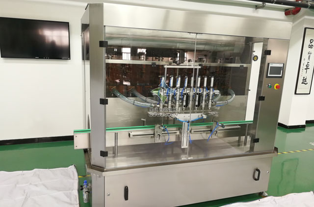 八頭顆粒醬料灌裝機(jī)