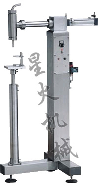 單頭立式液體半自動(dòng)灌裝機(jī)