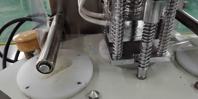 試劑盒灌裝封口機(jī)