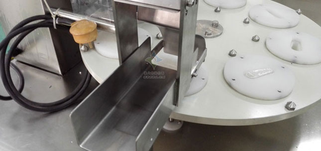 試劑盒灌裝封口機(jī)