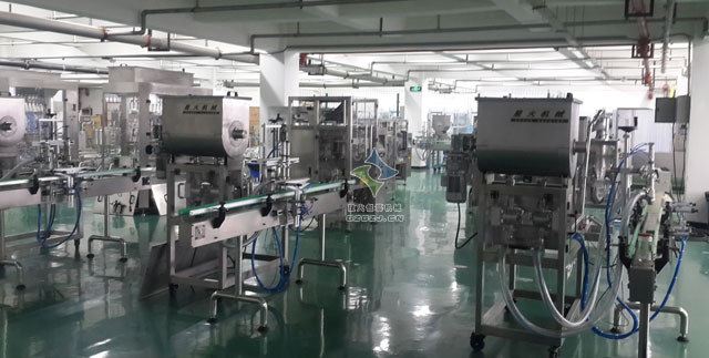 雙頭臥式醬料灌裝機(jī)