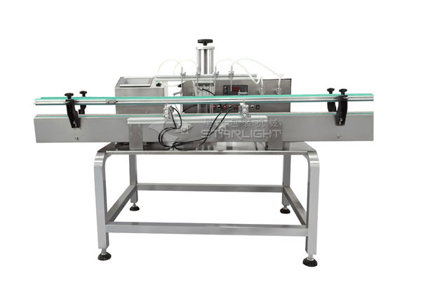 小型液體四頭磁力泵灌裝機(jī),小瓶漱口水自動(dòng)灌裝機(jī)