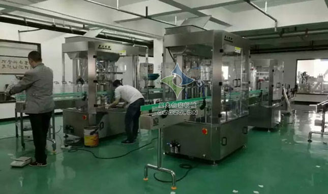 十二頭直流式液體灌裝生產(chǎn)線